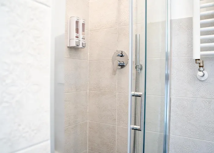 Salotto Tuscolano 4* Roma